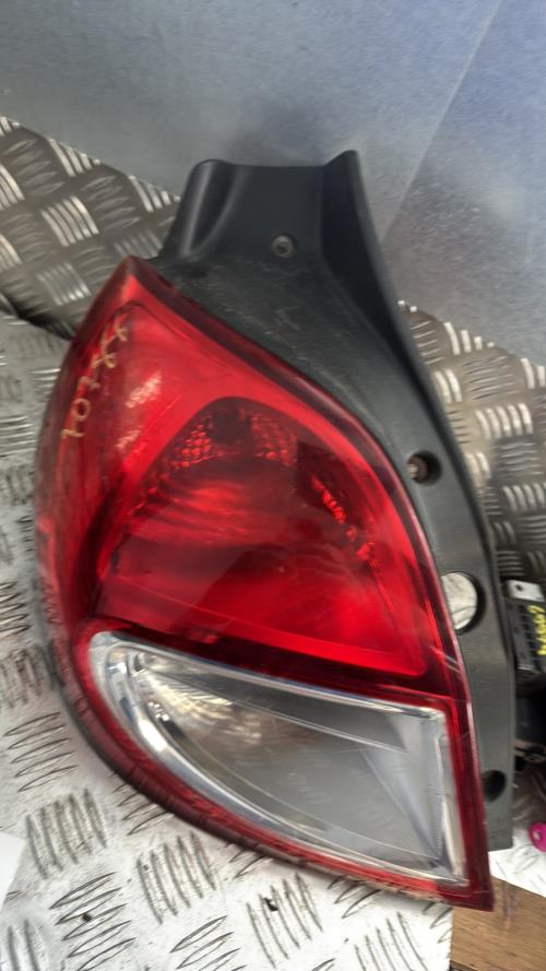 Feu arriere principal gauche (feux) RENAULT CLIO 3 PHASE 1 Diesel - Image 1