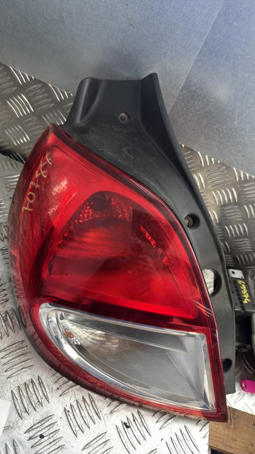 Feu arriere principal gauche (feux) RENAULT CLIO 3 PHASE 1 Diesel - Image 2