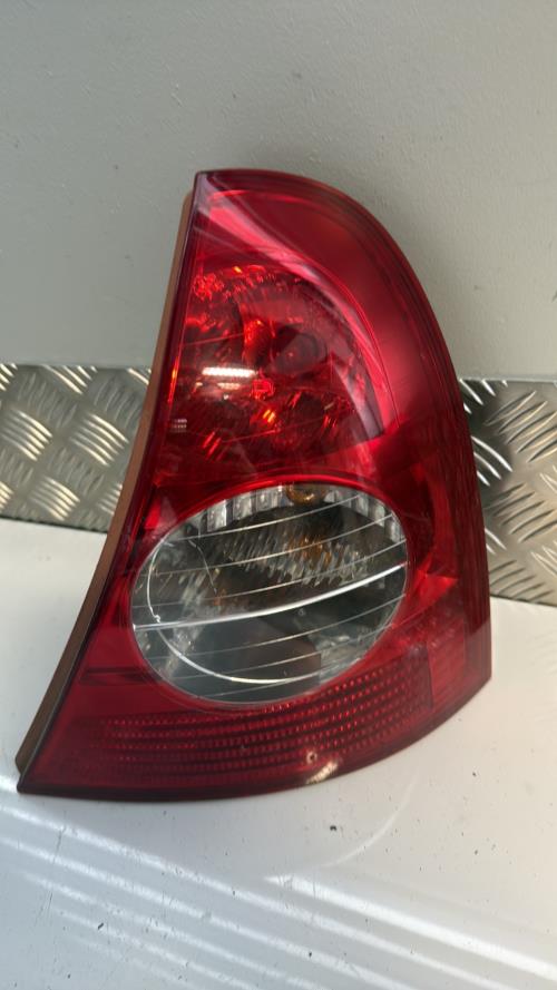 Feu arriere principal droit (feux) RENAULT CLIO 2 PHASE 2 Essence - Image 2