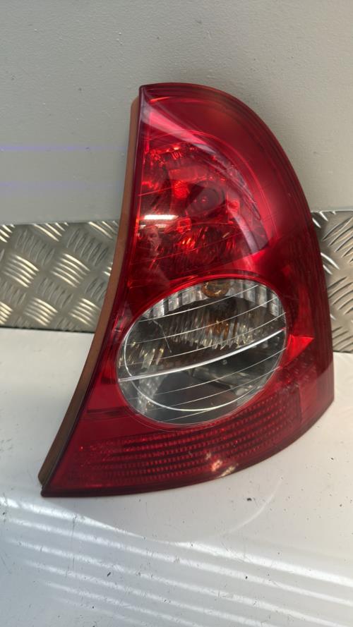 Feu arriere principal droit (feux) RENAULT CLIO 2 PHASE 2 Essence - Image 3