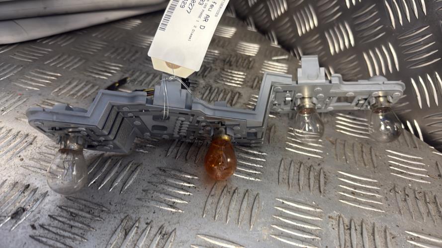 Platine feu arriere droit MERCEDES CLASSE A 169 PHASE 1 Diesel - Image 2