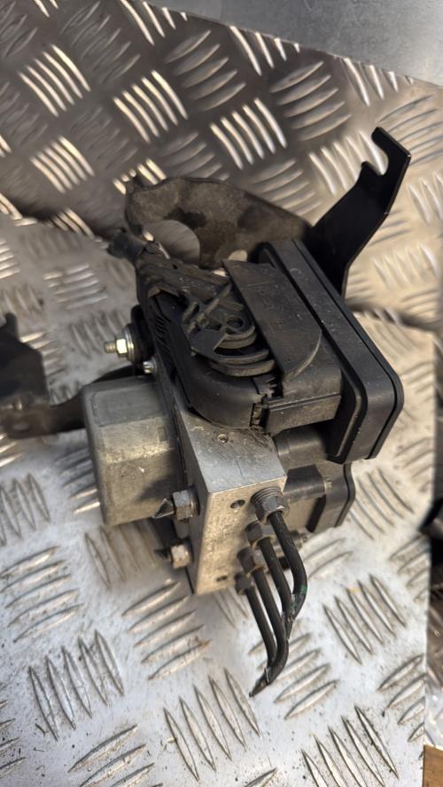 Bloc ABS (freins anti-blocage) RENAULT CLIO 4 PHASE 1 Diesel - Image 4