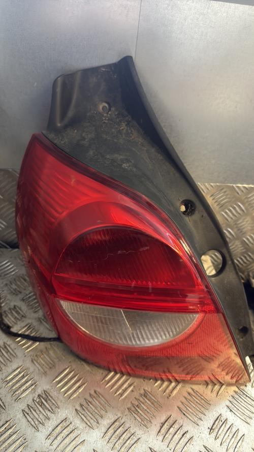 Feu arriere principal gauche (feux) RENAULT CLIO 3 PHASE 2 Diesel - Image 1