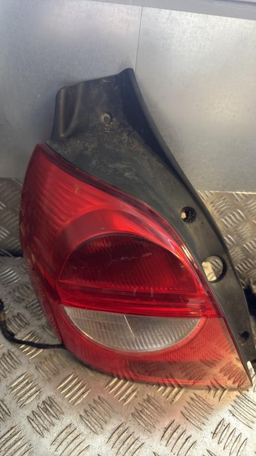 Feu arriere principal gauche (feux) RENAULT CLIO 3 PHASE 2 Diesel - Image 2