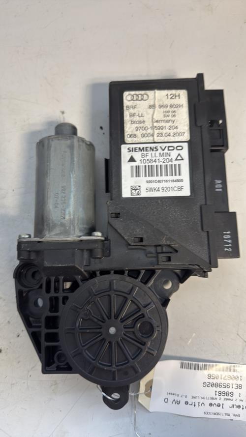 Moteur leve vitre avant droit AUDI A4 2 PHASE 2 Diesel - Image 1