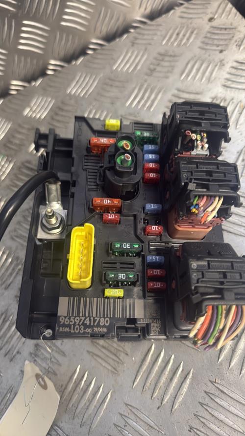 Boitier servitude moteur (BSM) CITROEN C3 1 PHASE 2 Essence - Image 3