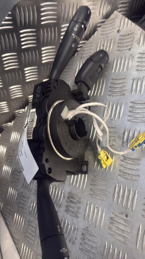 Com (Bloc Contacteur Tournant+Commodo Essuie Glace+Commodo Phare) CITROEN C3 1 PHASE 2 Essence - Image 1