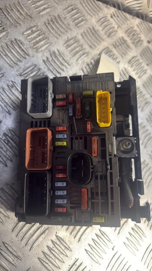 Boitier servitude moteur (BSM) PEUGEOT 5008 1 PHASE 1 Diesel - Image 1