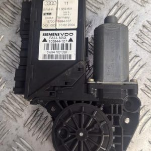 Moteur leve vitre avant gauche AUDI A4 2 AVANT PHASE 1 BREAK Diesel - Image 1