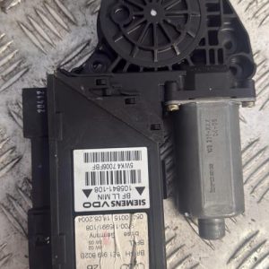 Moteur leve vitre avant droit AUDI A4 2 AVANT PHASE 1 BREAK Diesel - Image 1