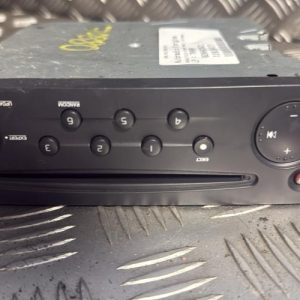 Autoradio d'origine RENAULT CLIO 2 CAMPUS PHASE 1 Diesel - Image 1