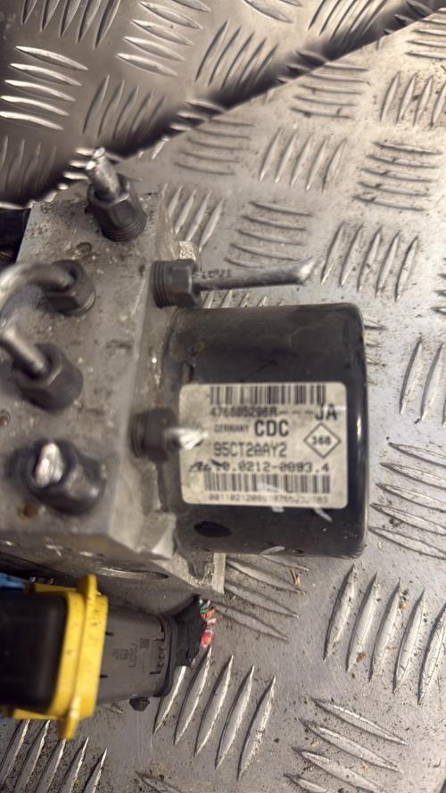 Bloc ABS (freins anti-blocage) RENAULT SCENIC 3 PHASE 3 Diesel - Image 4