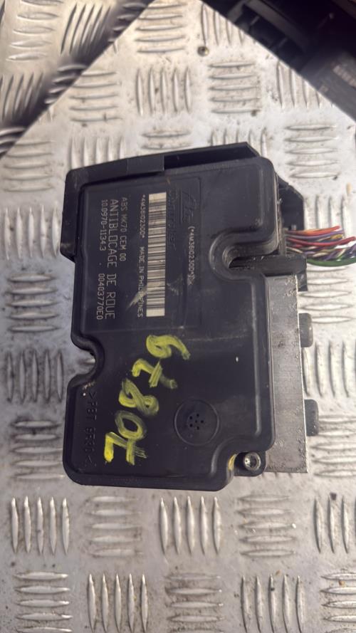 Bloc ABS (freins anti-blocage) CITROEN C3 1 PHASE 2 Essence - Image 2