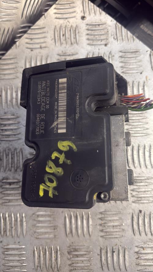 Bloc ABS (freins anti-blocage) CITROEN C3 1 PHASE 2 Essence - Image 4