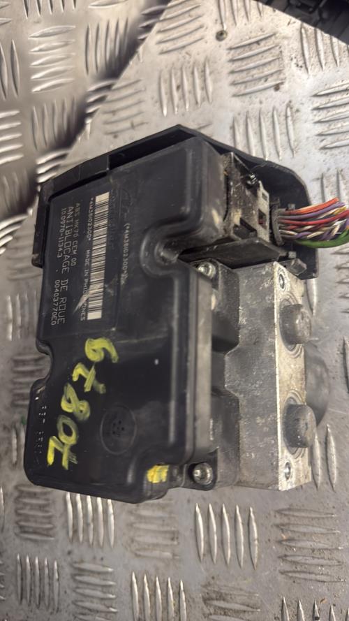 Bloc ABS (freins anti-blocage) CITROEN C3 1 PHASE 2 Essence - Image 5