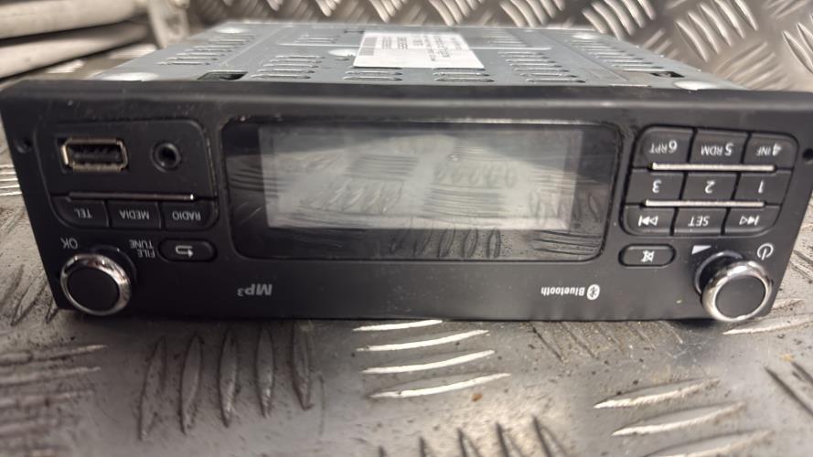 Autoradio d'origine RENAULT KANGOO 2 PHASE 2 Diesel - Image 1
