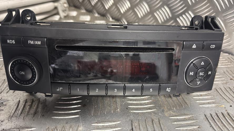 Autoradio d'origine MERCEDES CLASSE A 169 PHASE 1 Diesel - Image 1