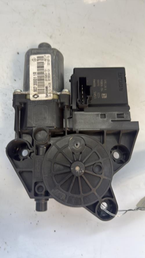 Moteur leve vitre avant droit RENAULT SCENIC 3 PHASE 1 Diesel - Image 1