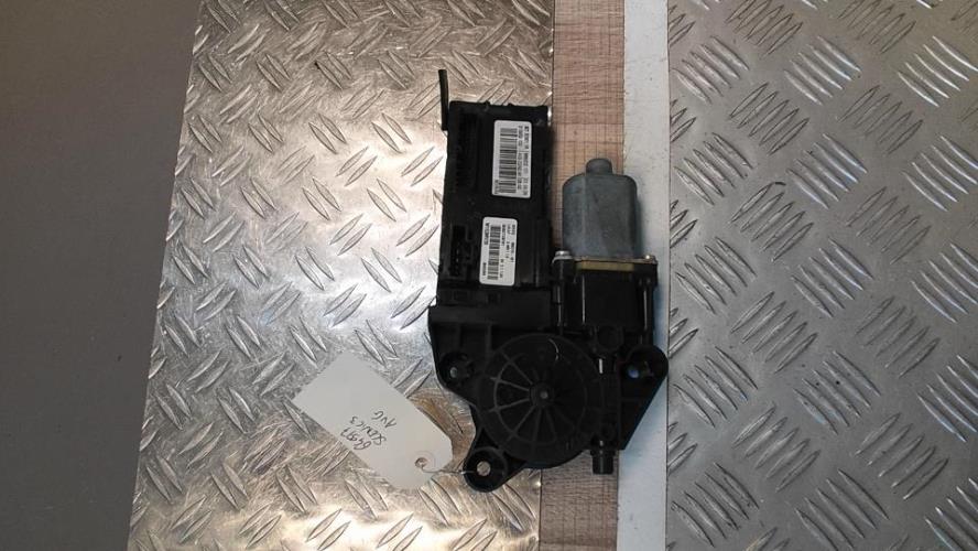 Moteur leve vitre avant gauche RENAULT GRAND SCENIC 3 PHASE 1 Diesel - Image 1