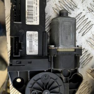 Moteur leve vitre avant gauche RENAULT GRAND SCENIC 3 PHASE 1 Diesel - Image 1