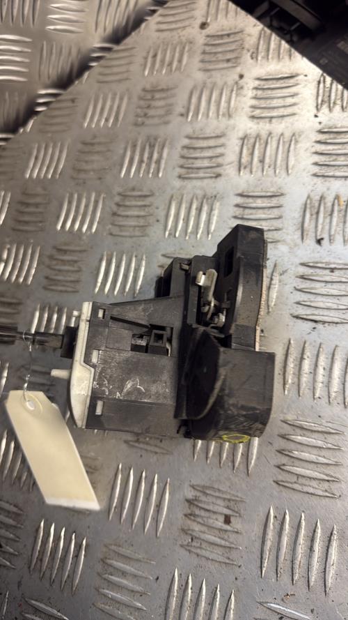 Serrure avant droit RENAULT CLIO 2 CAMPUS PHASE 1 Diesel - Image 1