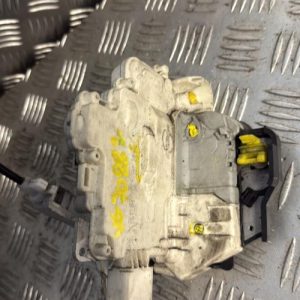 Serrure avant gauche AUDI A4 2 AVANT PHASE 1 BREAK Diesel - Image 1