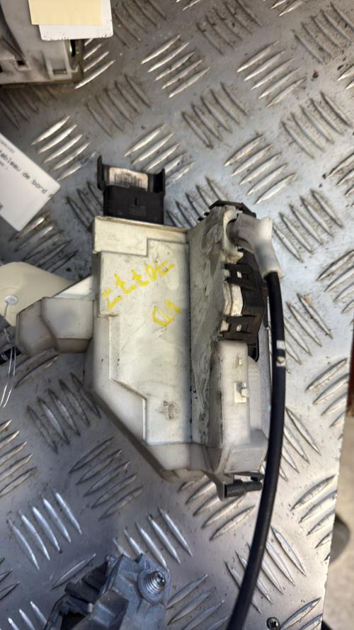 Serrure avant droit PEUGEOT 5008 1 PHASE 1 Diesel - Image 1