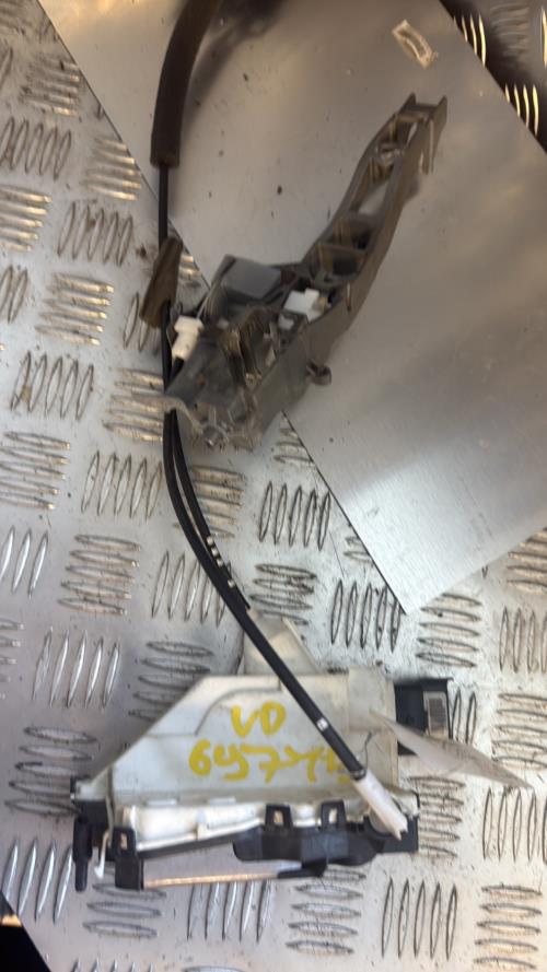 Serrure avant droit CITROEN C3 2 PHASE 1 Essence - Image 1