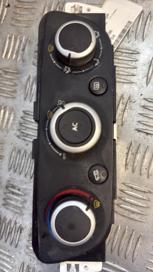 Commande chauffage RENAULT MEGANE 3 PHASE 1 BREAK Diesel - Image 1