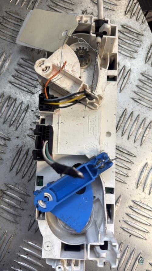 Commande chauffage RENAULT MEGANE 3 PHASE 1 BREAK Diesel - Image 4