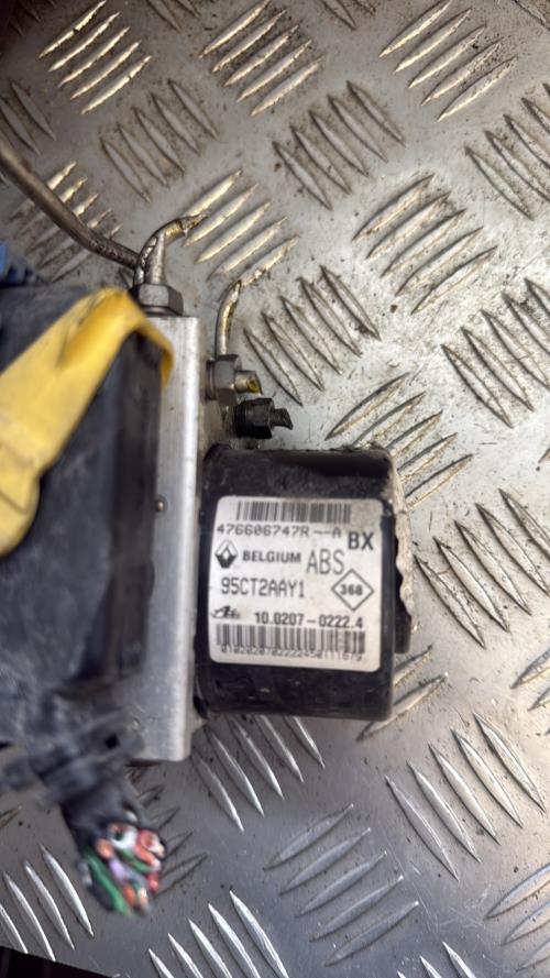 Bloc ABS (freins anti-blocage) RENAULT MEGANE 3 PHASE 1 BREAK Diesel - Image 2