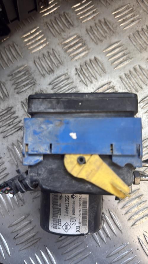 Bloc ABS (freins anti-blocage) RENAULT MEGANE 3 PHASE 1 BREAK Diesel - Image 3