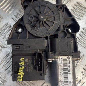 Moteur leve vitre avant droit RENAULT MEGANE 3 PHASE 1 BREAK Diesel - Image 1