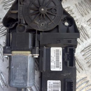 Moteur leve vitre avant gauche RENAULT MEGANE 3 PHASE 1 BREAK Diesel - Image 1