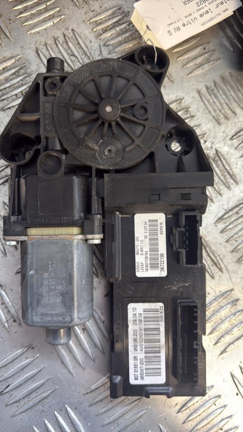 Moteur leve vitre avant gauche RENAULT MEGANE 3 PHASE 1 BREAK Diesel - Image 3