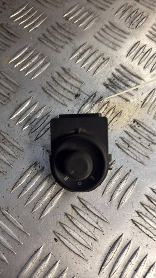 Commande retroviseurs OPEL MERIVA B PHASE 1 Diesel - Image 1
