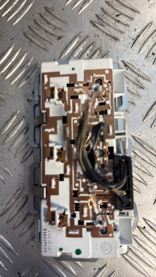 Eclairage de plafonnier OPEL MERIVA B PHASE 1 Diesel - Image 3