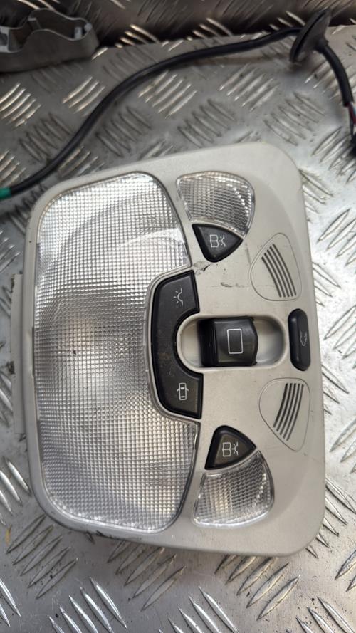 Eclairage de plafonnier MERCEDES CLASSE C 203 COUPE SPORT PHASE 2 Diesel - Image 2