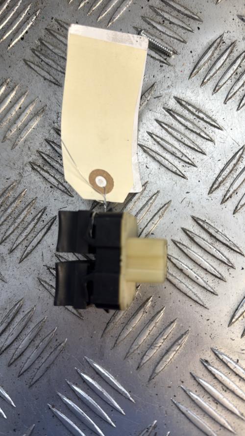 Interrupteur de leve vitre avant gauche RENAULT CLIO 4 PHASE 1 Diesel - Image 3