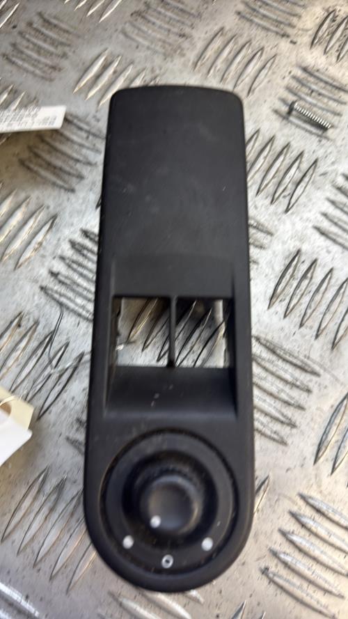 Commande retroviseurs RENAULT CLIO 4 PHASE 1 Diesel - Image 2