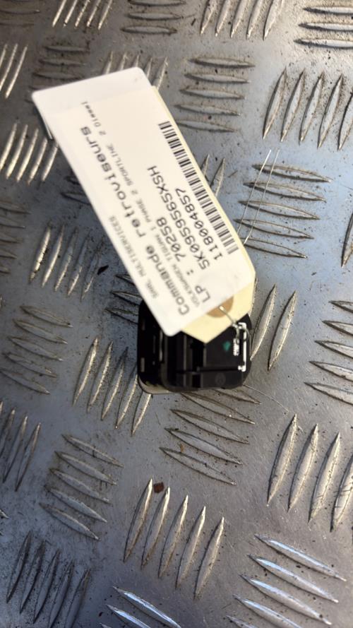 Commande retroviseurs VOLKSWAGEN TIGUAN 1 PHASE 2 Diesel - Image 3