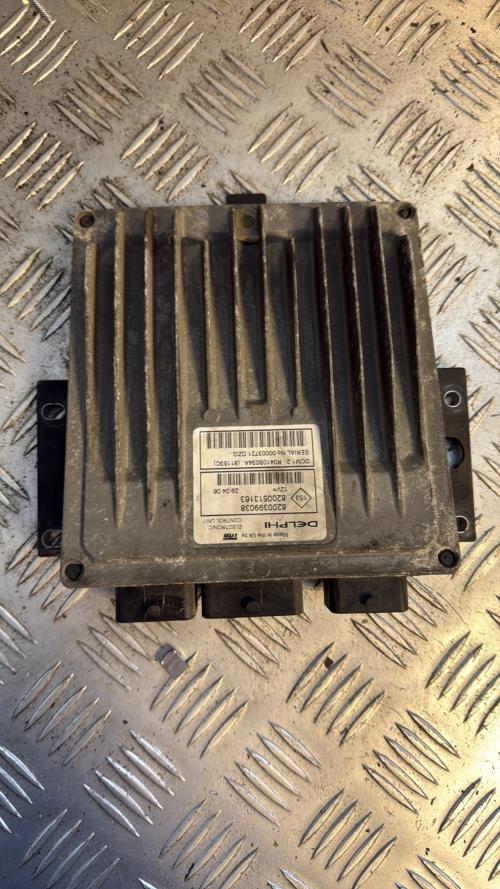 Calculateur moteur RENAULT CLIO 3 PHASE 1 Diesel - Image 1
