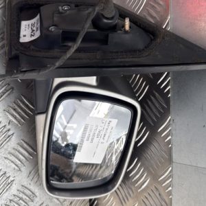 Retroviseur droit TOYOTA YARIS 1 PHASE 2 Essence - Image 1