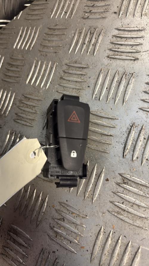 Bouton de warning RENAULT SCENIC 3 PHASE 3 Diesel - Image 4