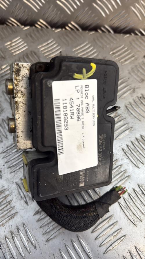 Bloc ABS (freins anti-blocage) PEUGEOT 206 PHASE 2 BREAK Diesel - Image 4