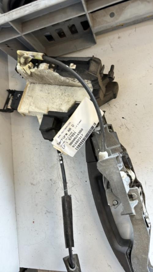 Serrure arriere droit CITROEN C3 2 PHASE 1 Diesel - Image 4