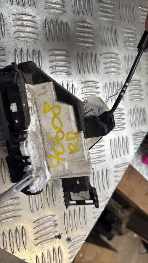 Serrure arriere droit CITROEN C3 2 PHASE 1 Essence - Image 2