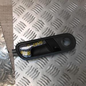 Poignee interieur avant droit SEAT IBIZA 3 PHASE 1 Essence - Image 1