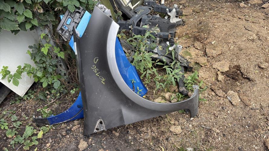 Aile avant droit RENAULT CLIO 3 PHASE 2 Essence - Image 1