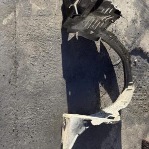 Pare boue avant gauche MERCEDES CLASSE E 210 PHASE 2 Diesel - Image 1